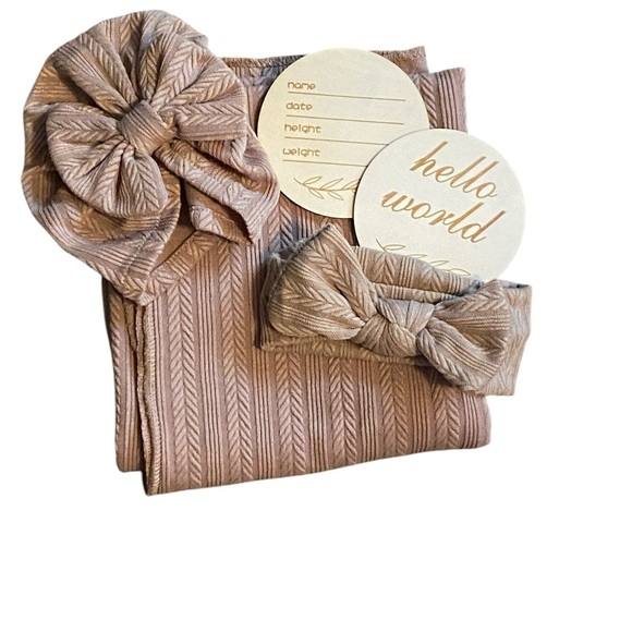 Baby Girl Swaddle with Hat/headband NIB - Picture 2 of 7